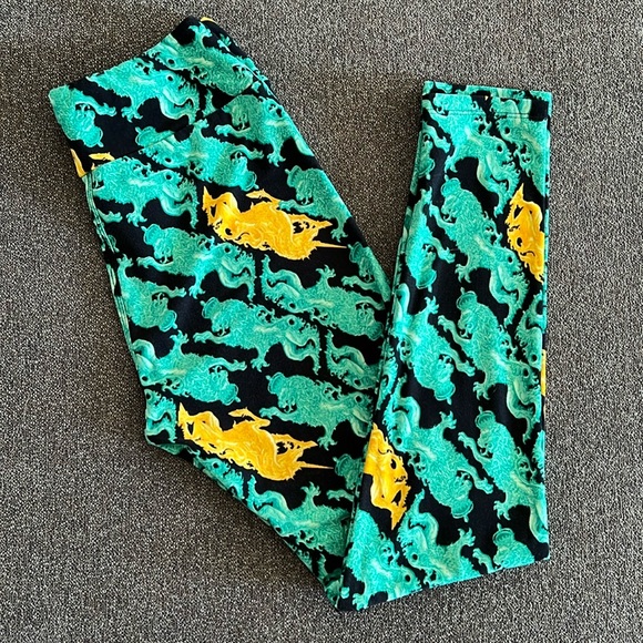 LuLaRoe lion print leggings OS. - Picture 1 of 5